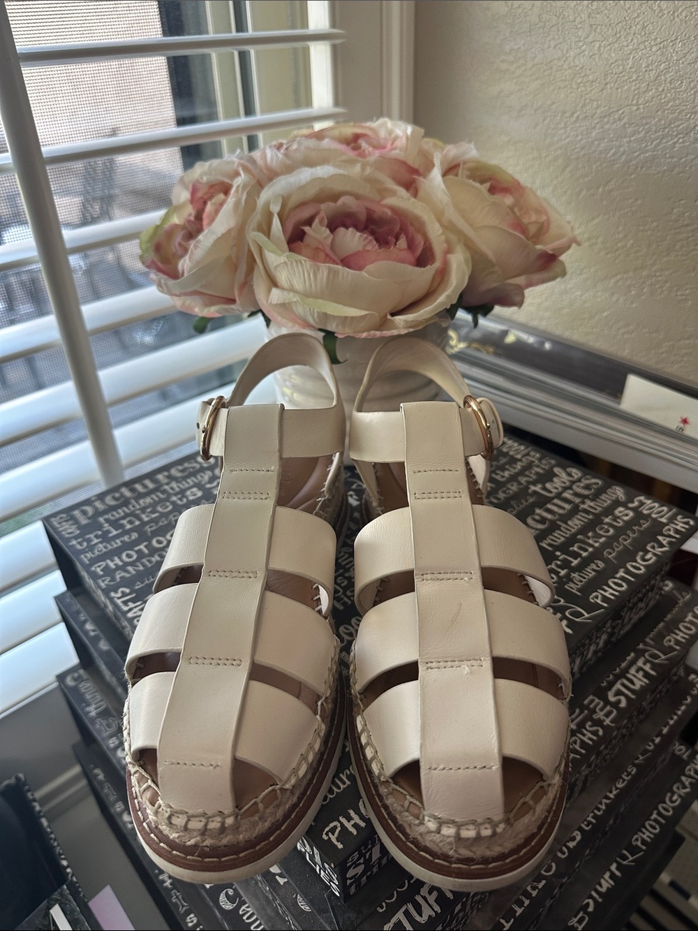 Antonio Melani fisherman style sandals in size 6.5